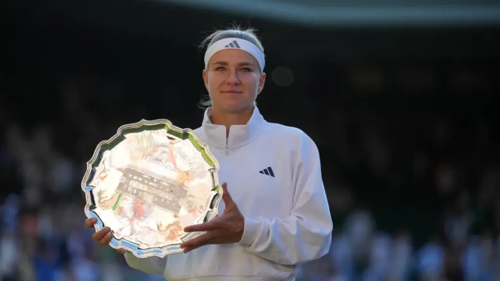 Muchova-Noskova, la finale di Wimbledon femminile in diretta: 2-6; 7-5; 3-6, Linda regina di Londra contro la connazionale - Corriere della Sera