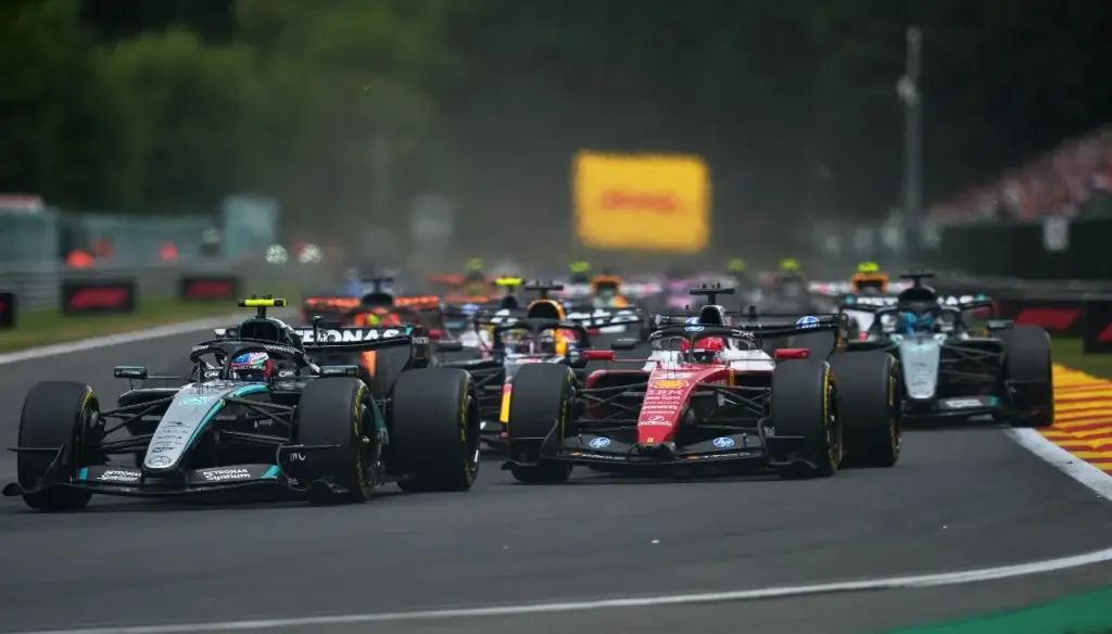 Ferrari tra realismo e strategia. Leclerc: "Più vicini alla Mercedes". Hamilton: "Restano più forti loro"