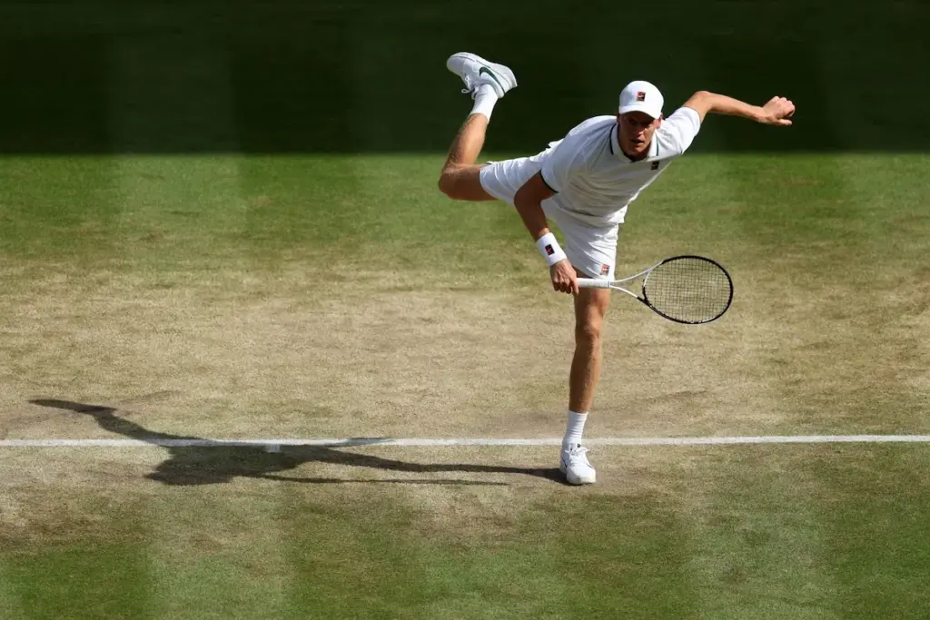 Wimbledon: Djokovic battuto, Sinner torna in finale e trova Zverev