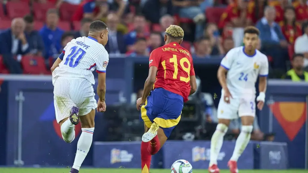 Yamal sul podio dei più giovani a disputare una semifinale mondiale: davanti a lui Pelé e... un azzurro - La Gazzetta dello Sport
