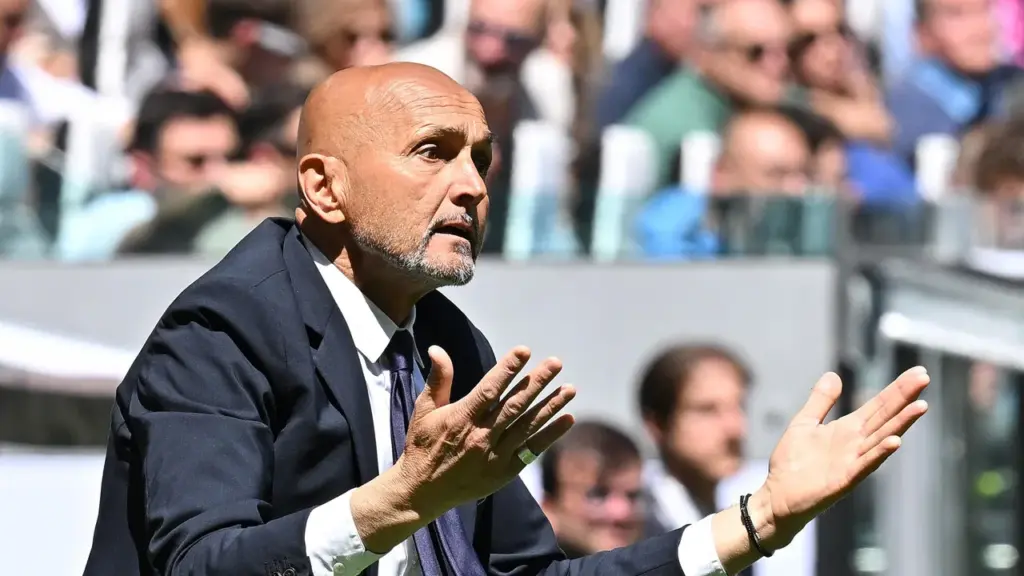 Juve, primo giorno di scuola: in cattedra Carnevali e Massara. E metà classe è a rischio bocciatura - La Gazzetta dello Sport